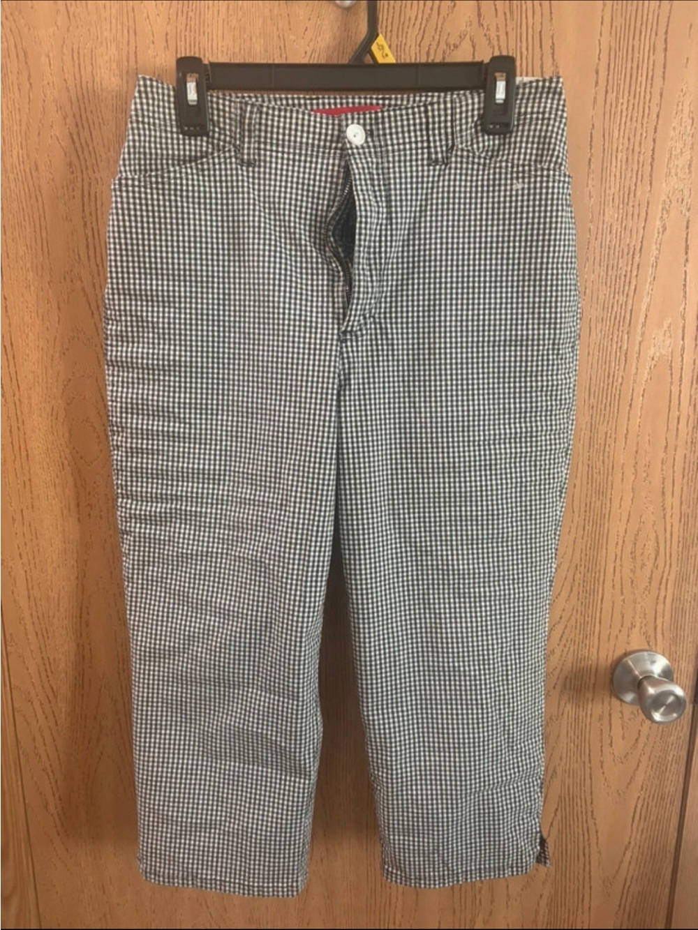 Gloria Vanderbilt Black & White Gingham Capris